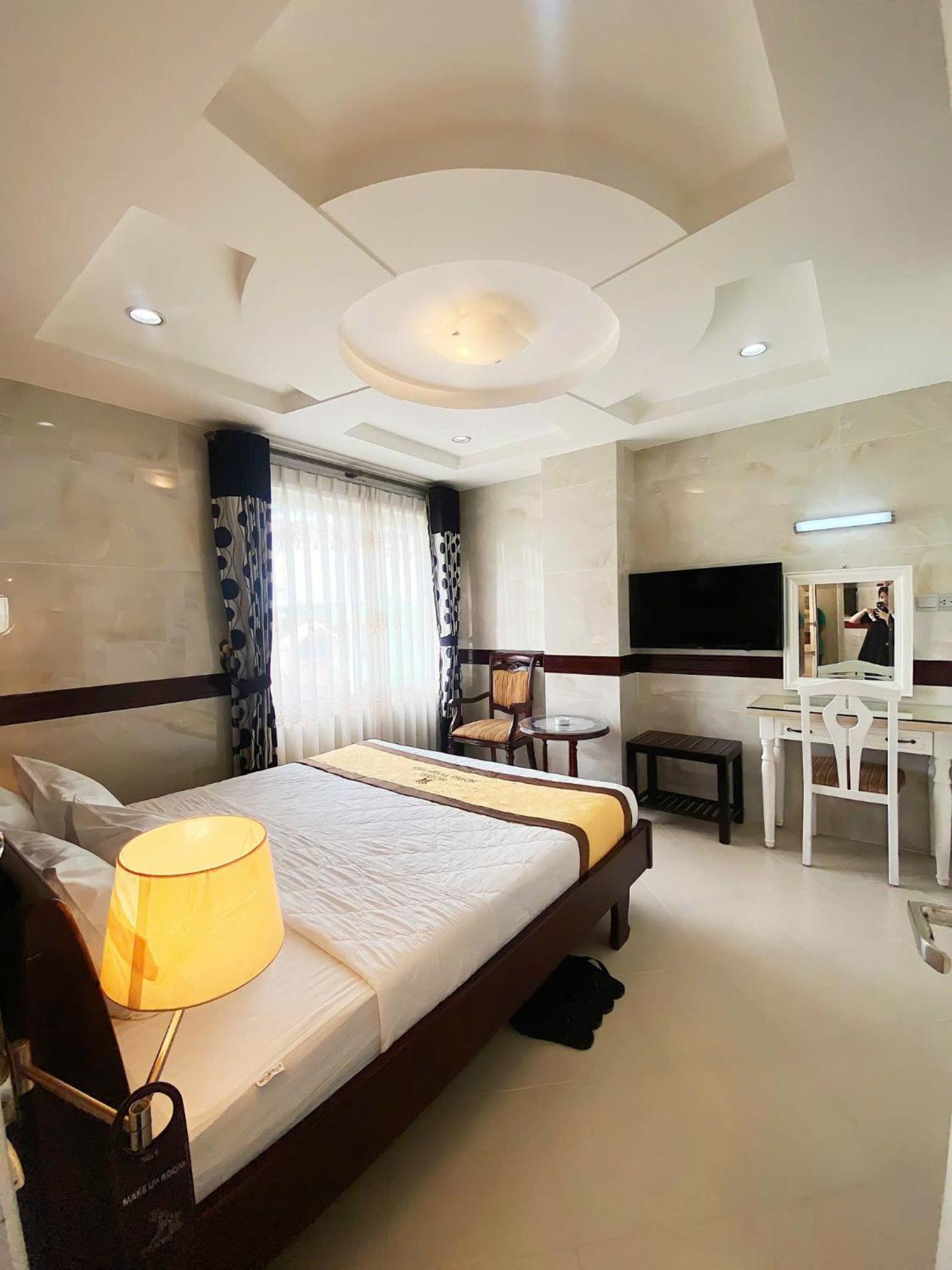 Hoang Thanh Thuy Airport Hotel 2 - Gan Am Thuc Dem Cho Hoang Hoa Tham Хошимин Екстериор снимка