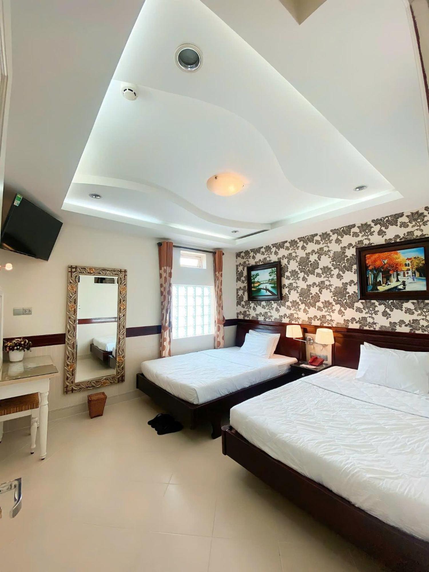 Hoang Thanh Thuy Airport Hotel 2 - Gan Am Thuc Dem Cho Hoang Hoa Tham Хошимин Екстериор снимка