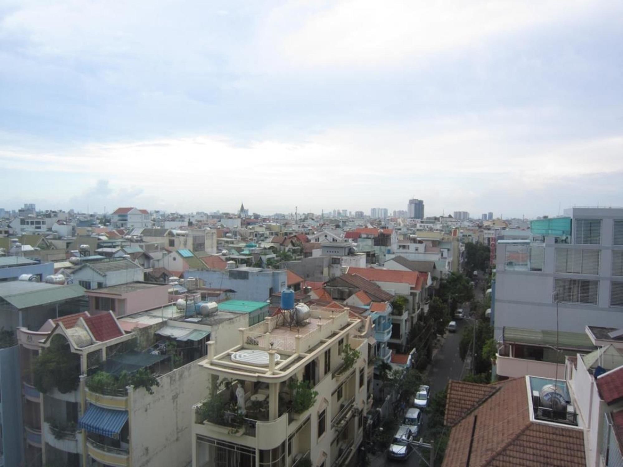 Hoang Thanh Thuy Airport Hotel 2 - Gan Am Thuc Dem Cho Hoang Hoa Tham Хошимин Екстериор снимка