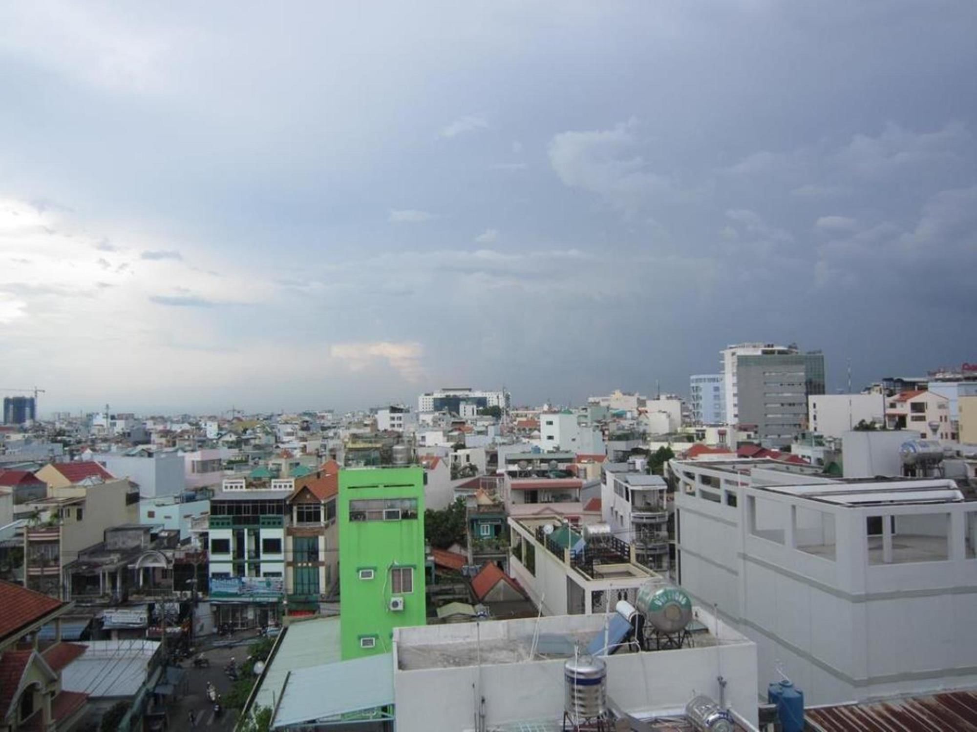 Hoang Thanh Thuy Airport Hotel 2 - Gan Am Thuc Dem Cho Hoang Hoa Tham Хошимин Екстериор снимка