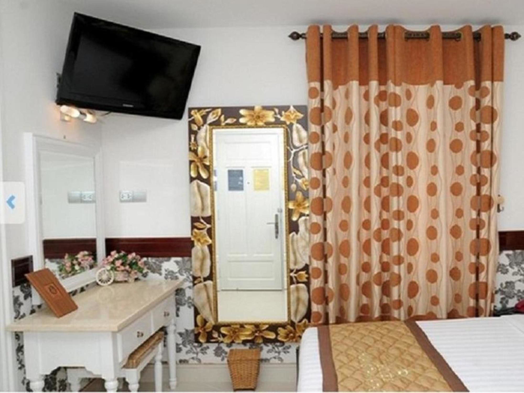 Hoang Thanh Thuy Airport Hotel 2 - Gan Am Thuc Dem Cho Hoang Hoa Tham Хошимин Екстериор снимка