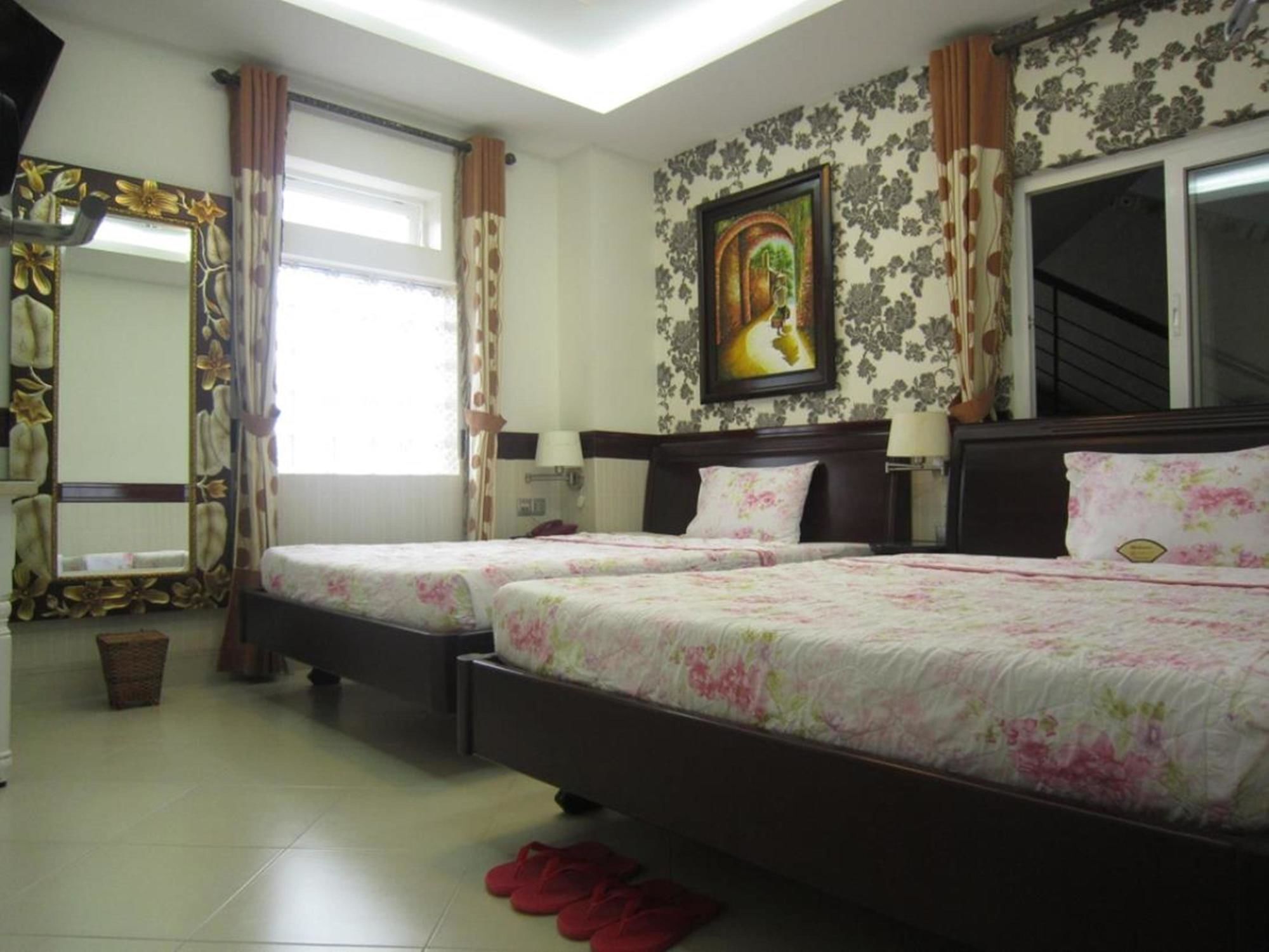 Hoang Thanh Thuy Airport Hotel 2 - Gan Am Thuc Dem Cho Hoang Hoa Tham Хошимин Екстериор снимка